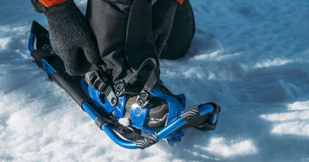 Choosing the Right Shoes for Snowshoeing 